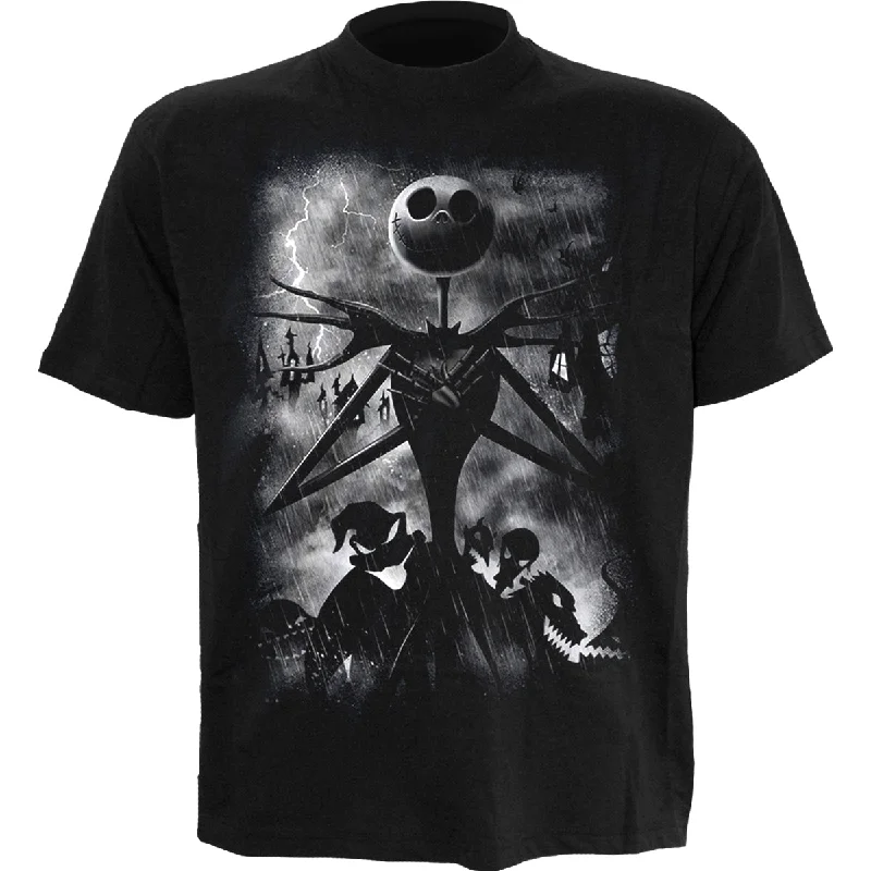 men's sporty t-shirts -NIGHTMARE BEFORE CHRISTMAS - STORMY SKIES - Front Print T-Shirt Black