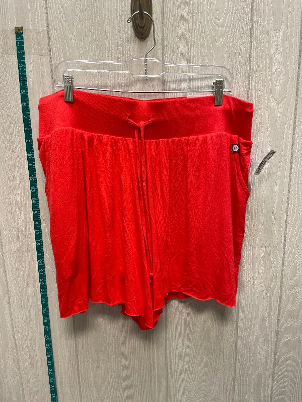 men's fashion shorts -Red Shorts Livi Active, Size 18